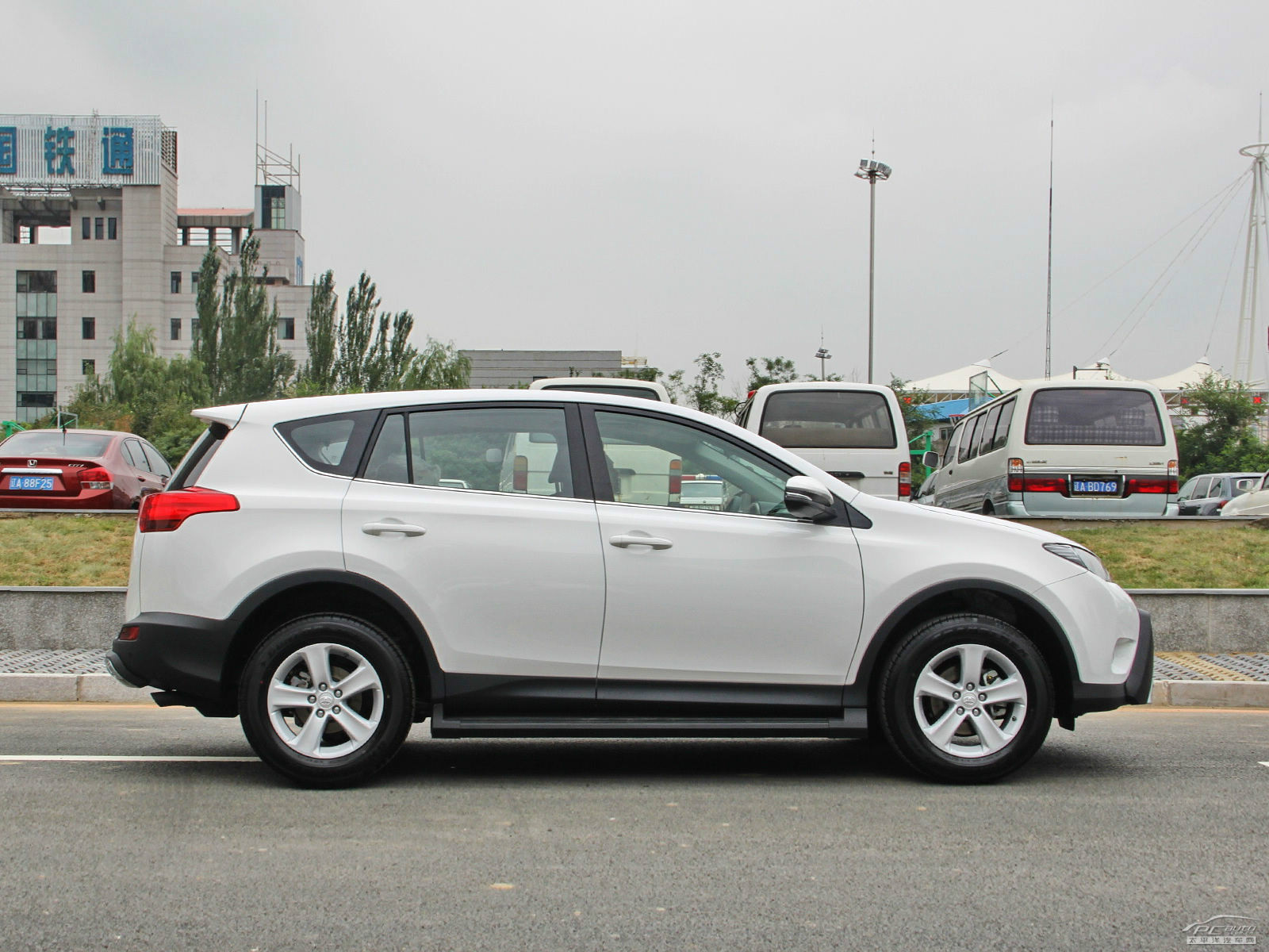 RAV4榮放外觀高清大圖