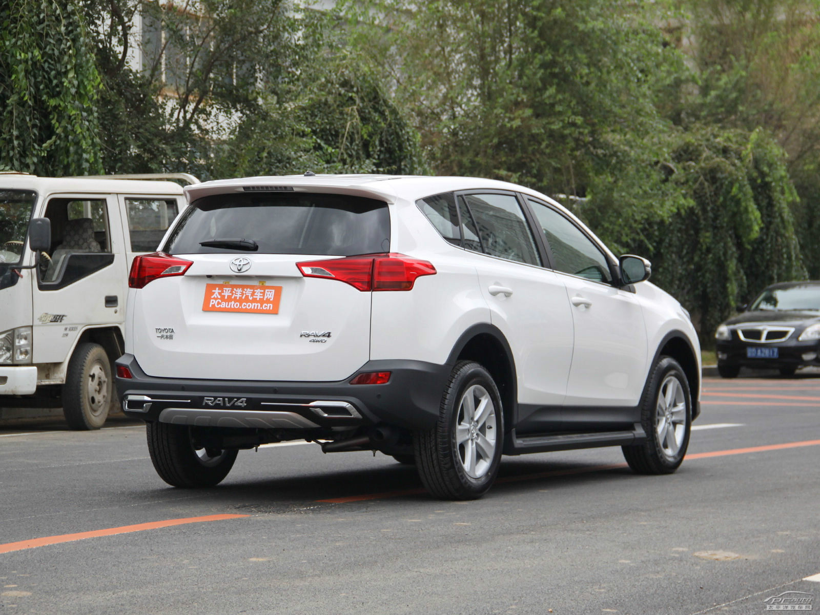 RAV4榮放外觀高清大圖
