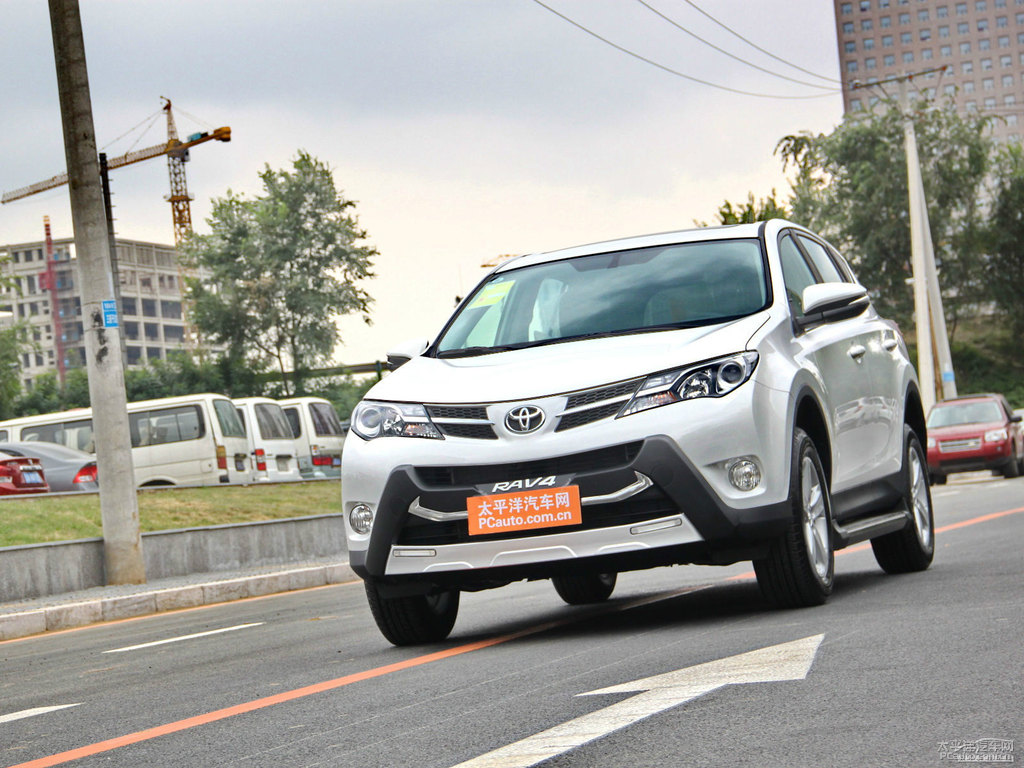超級白RAV4榮放整車外觀外觀圖片