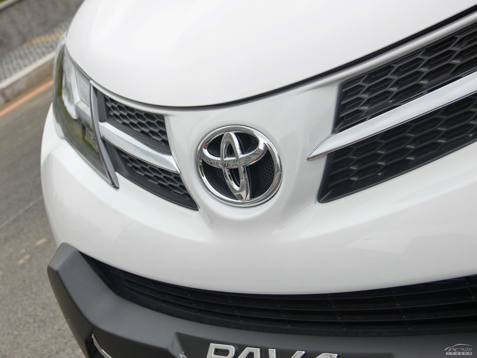 RAV4榮放外觀高清大圖