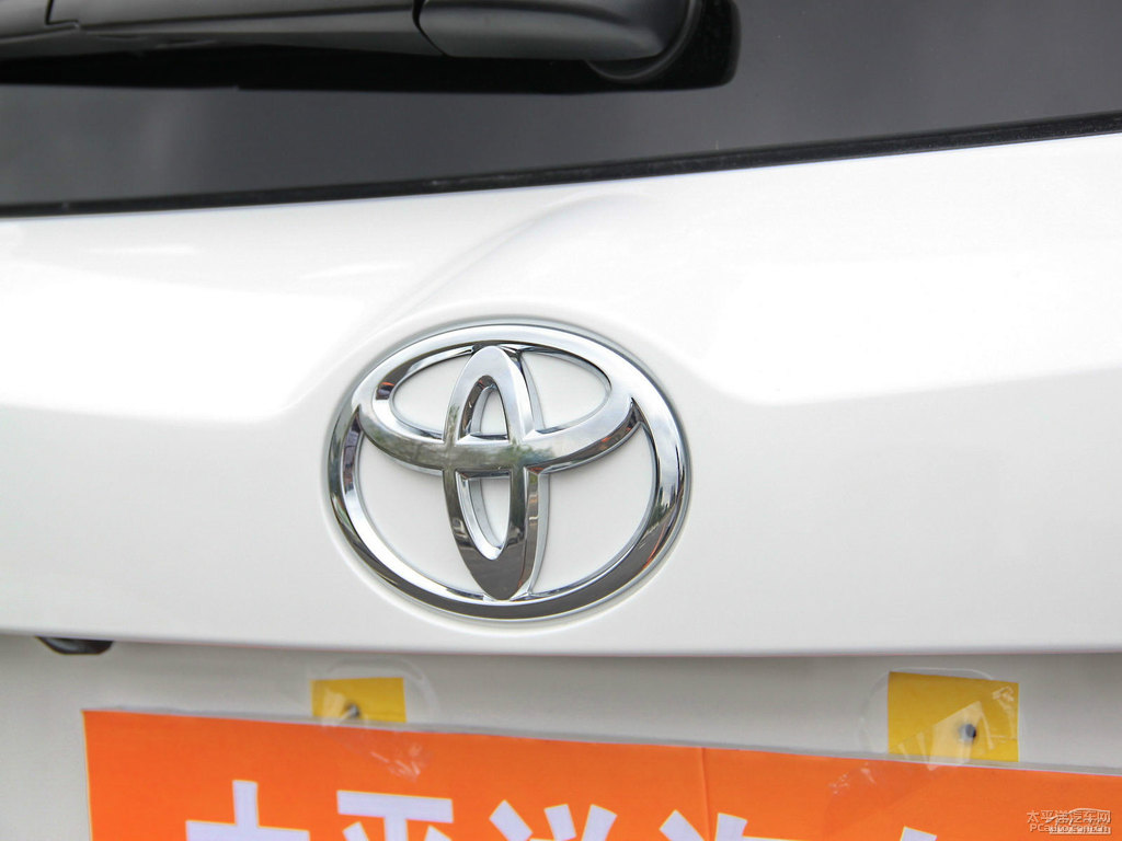 超級白RAV4榮放車尾外觀圖片