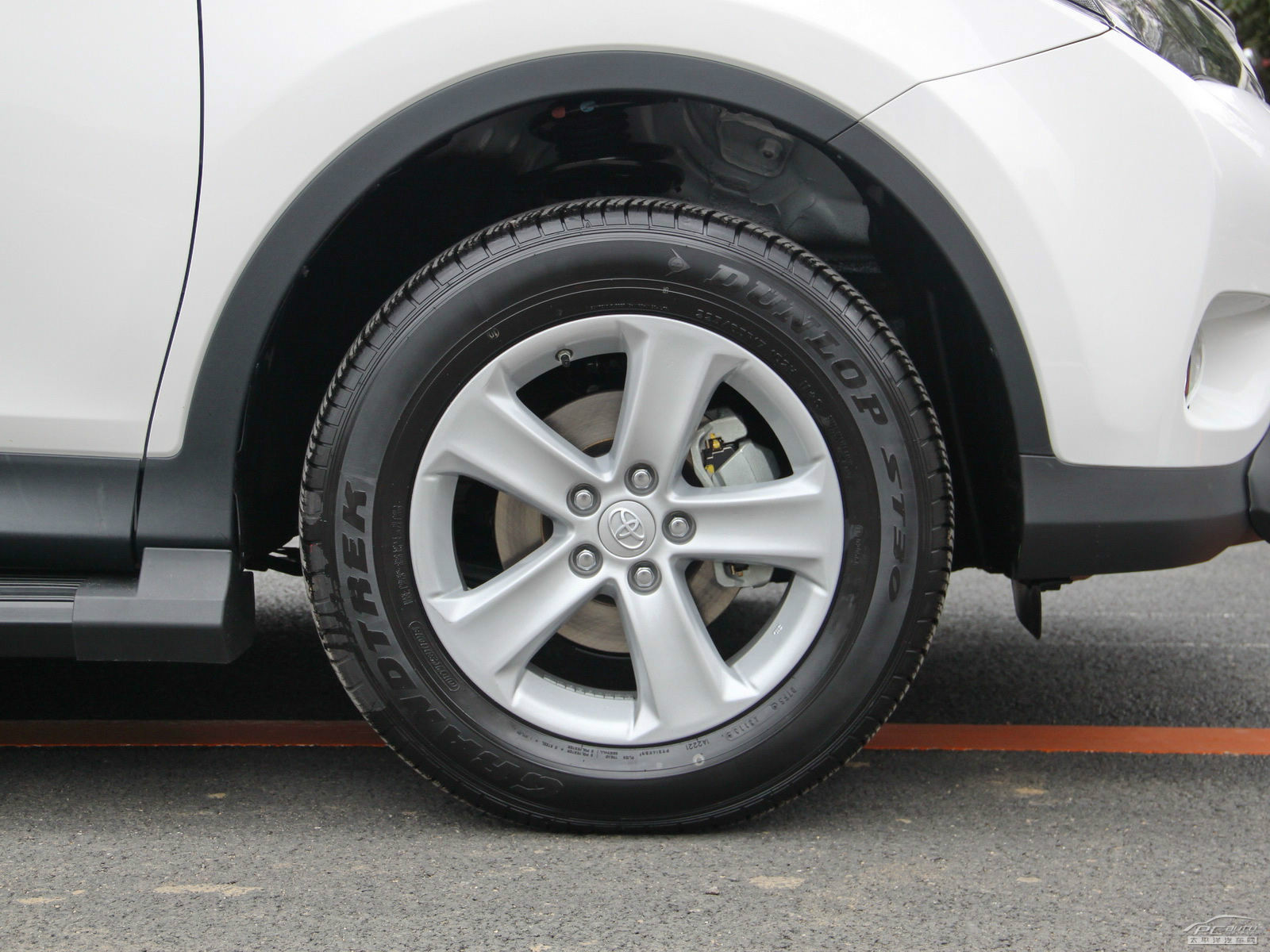 RAV4榮放外觀高清大圖
