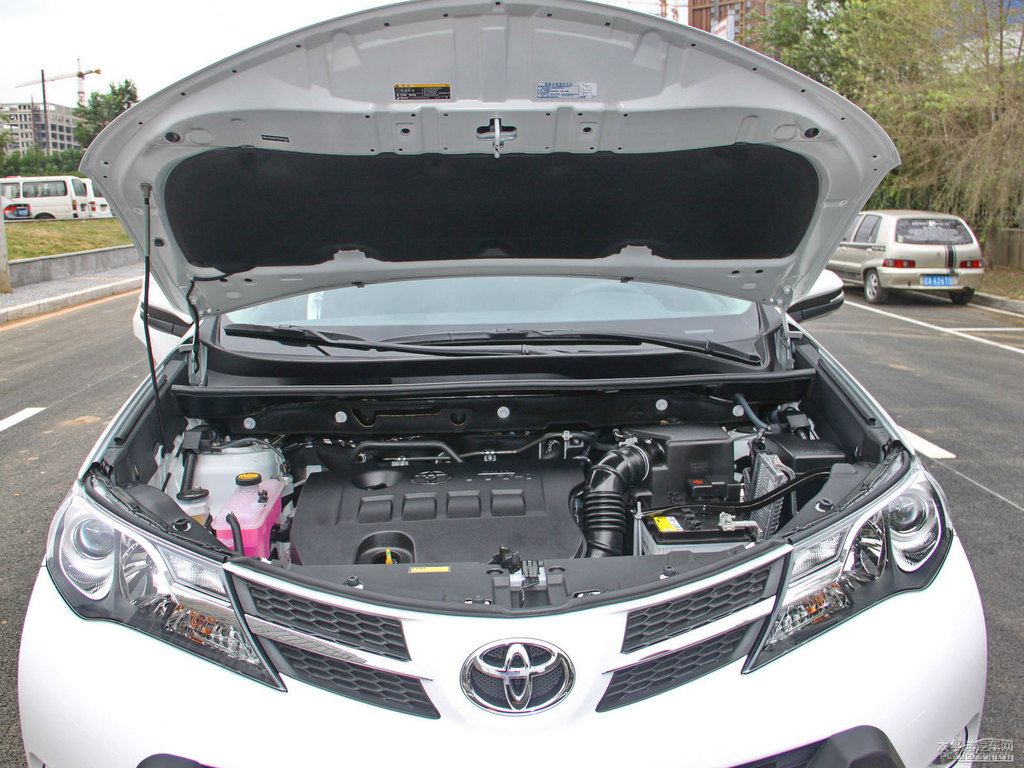 超級白RAV4榮放發(fā)動機其它細(xì)節(jié)圖片