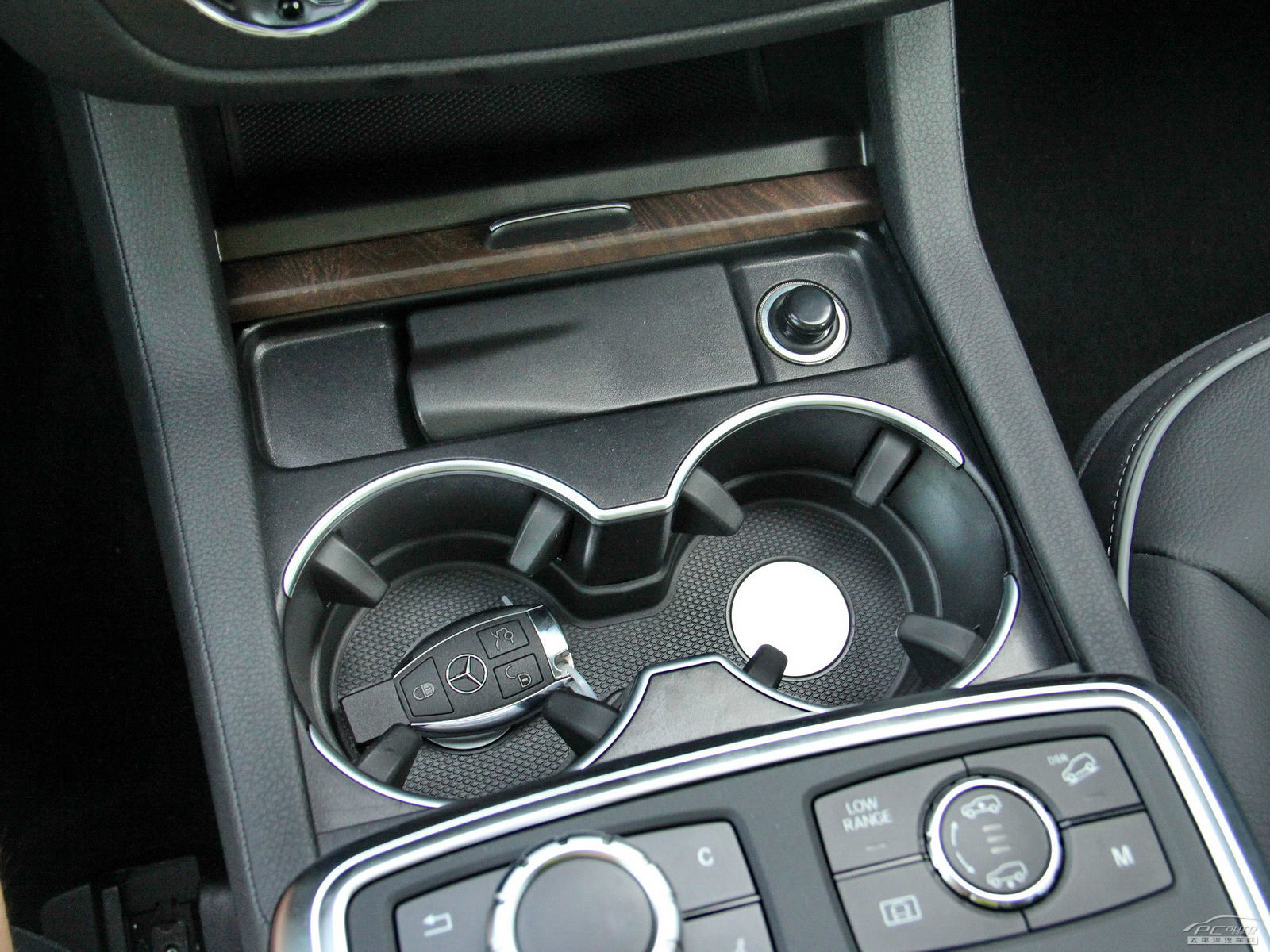 奔馳GL空間高清大圖