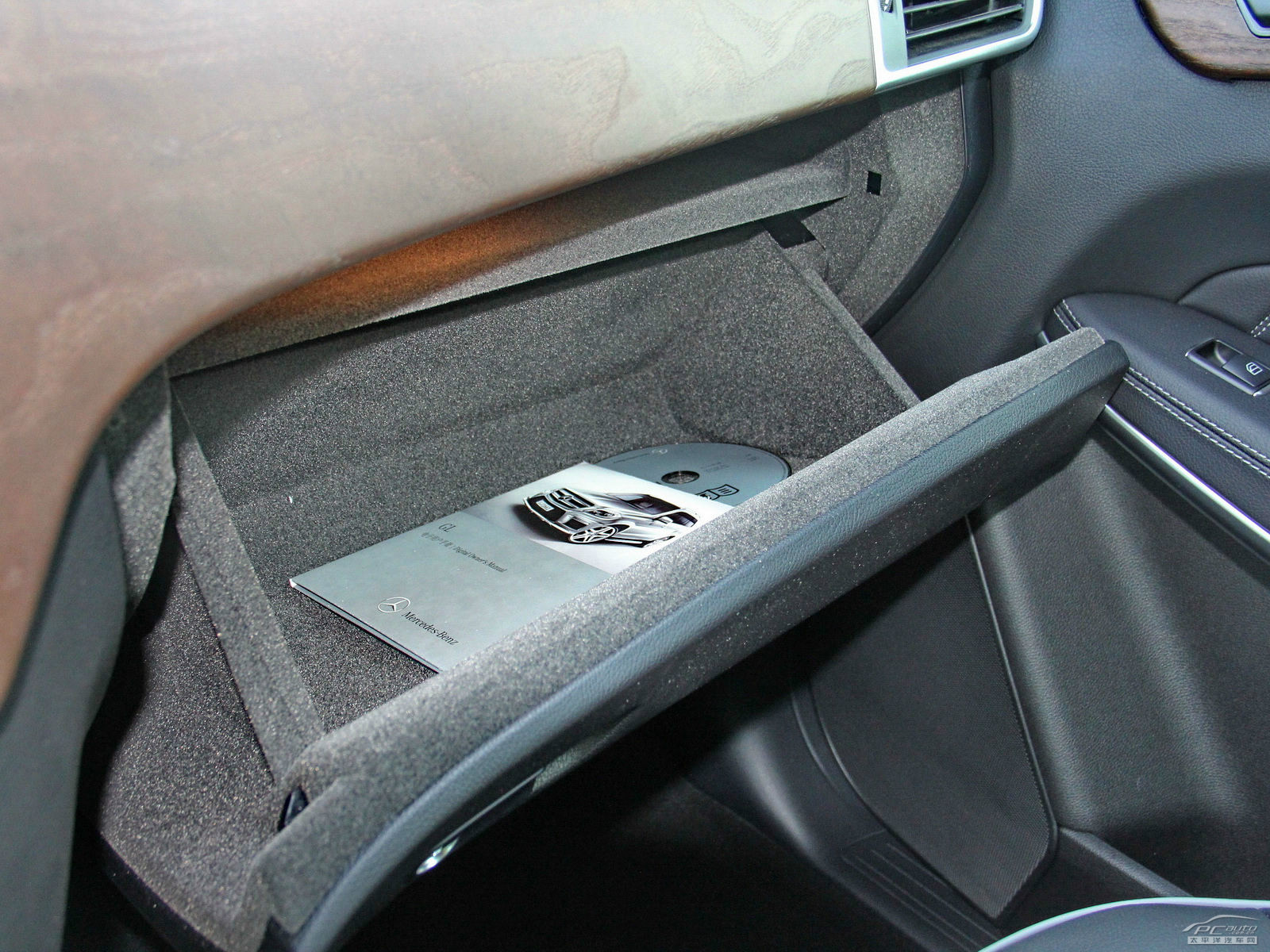 奔馳GL空間高清大圖