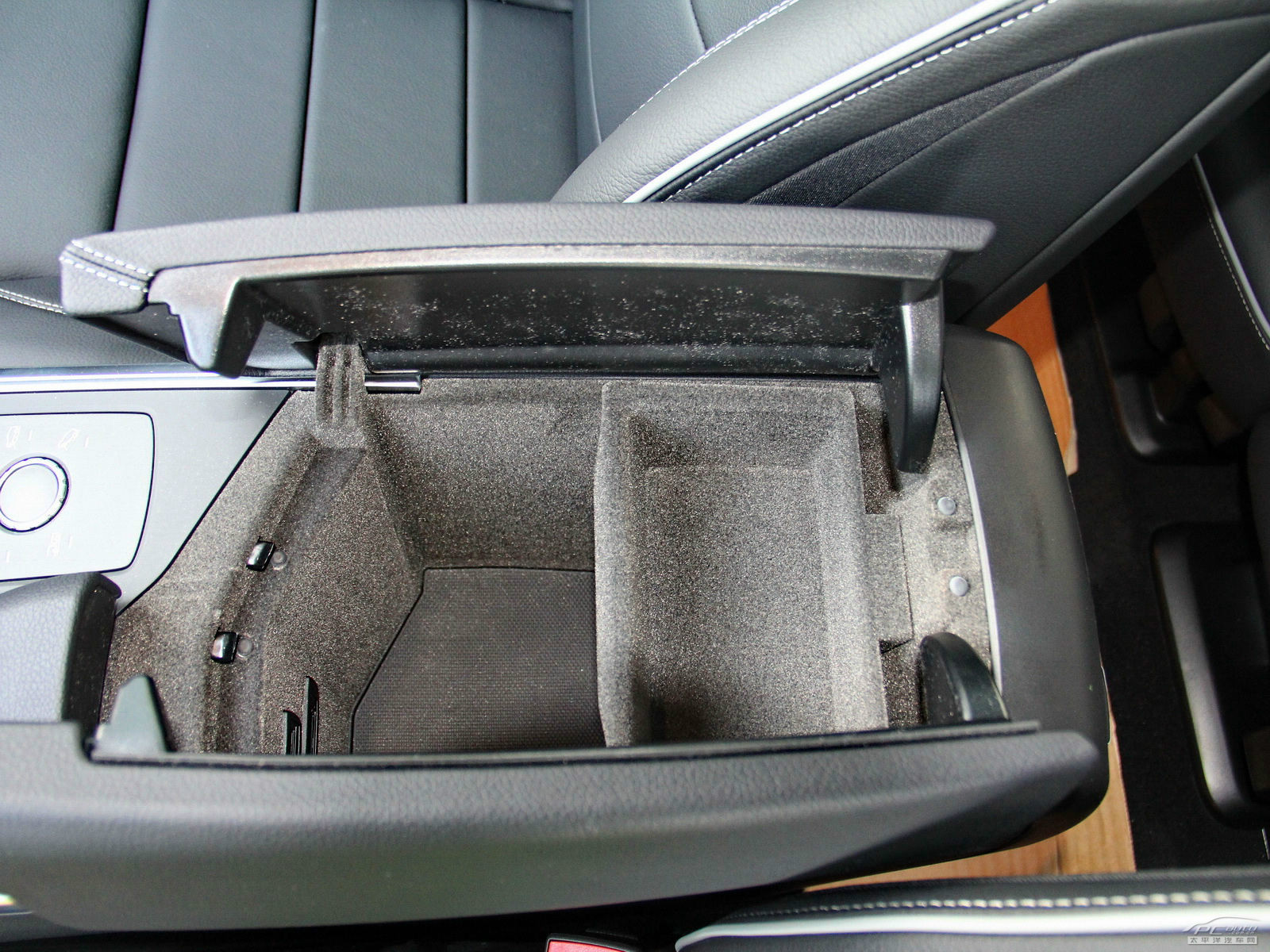 奔馳GL空間高清大圖