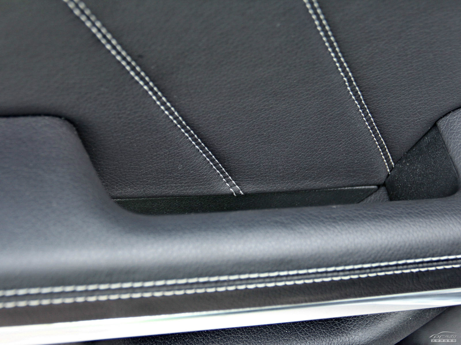 奔馳GL空間高清大圖