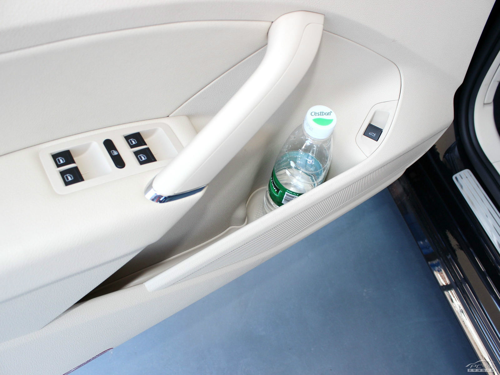 帕薩特空間高清大圖