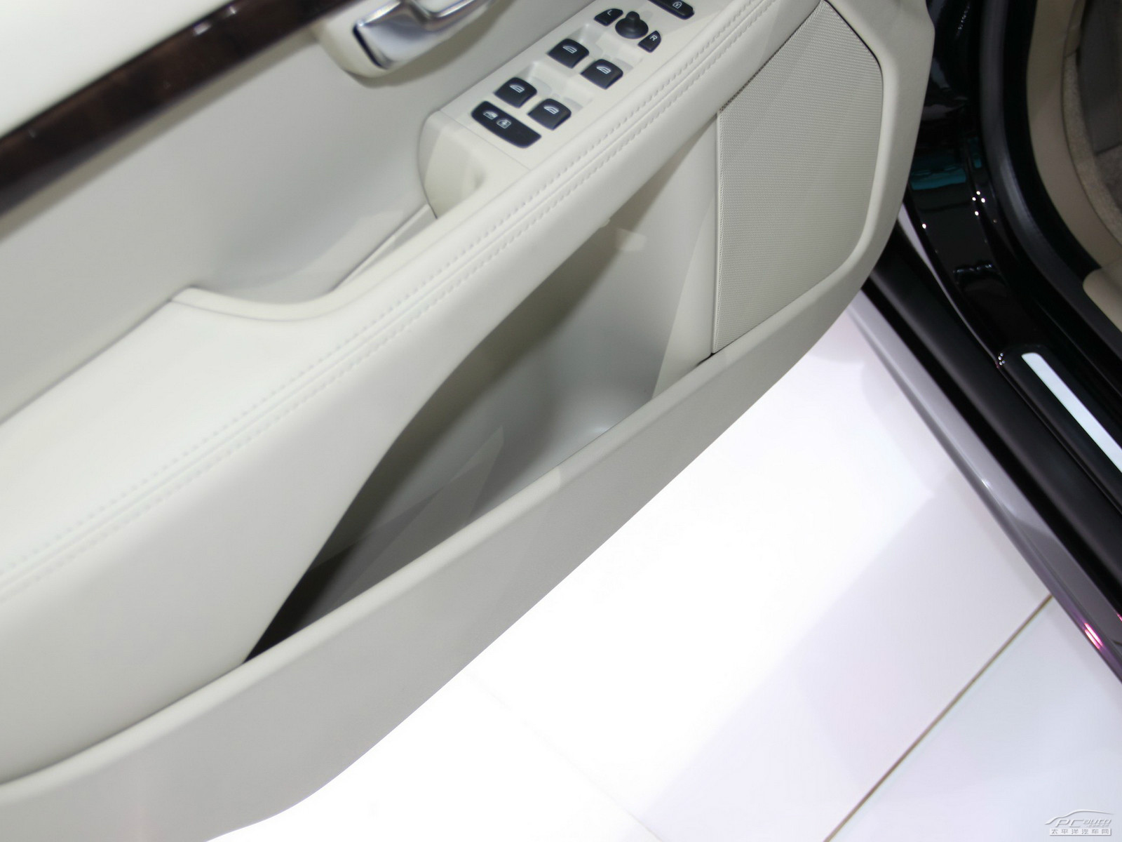 沃爾沃S80L空間高清大圖