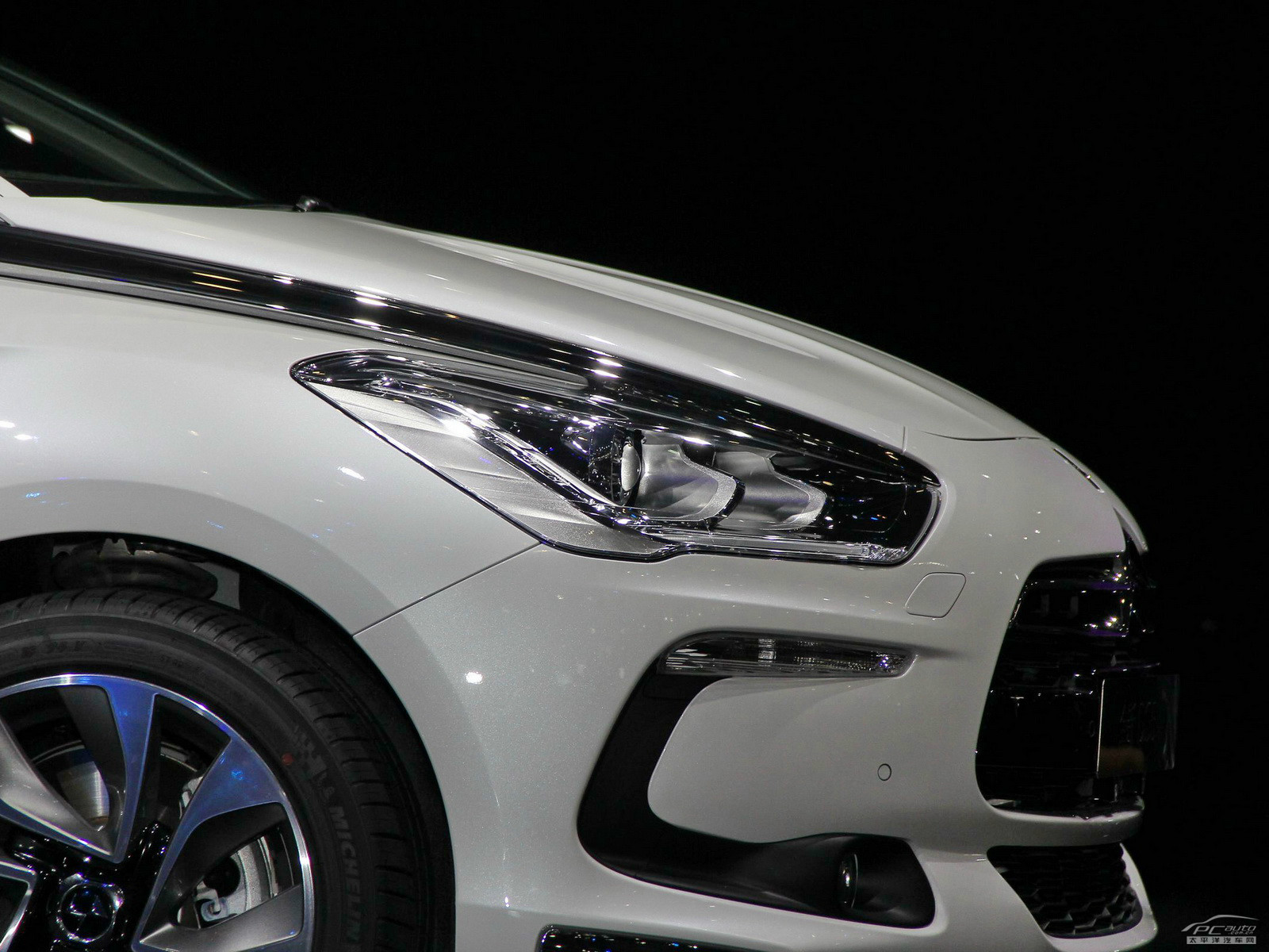DS 5外觀高清大圖
