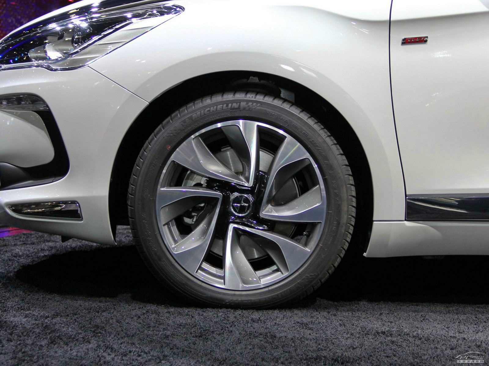 DS 5外觀高清大圖