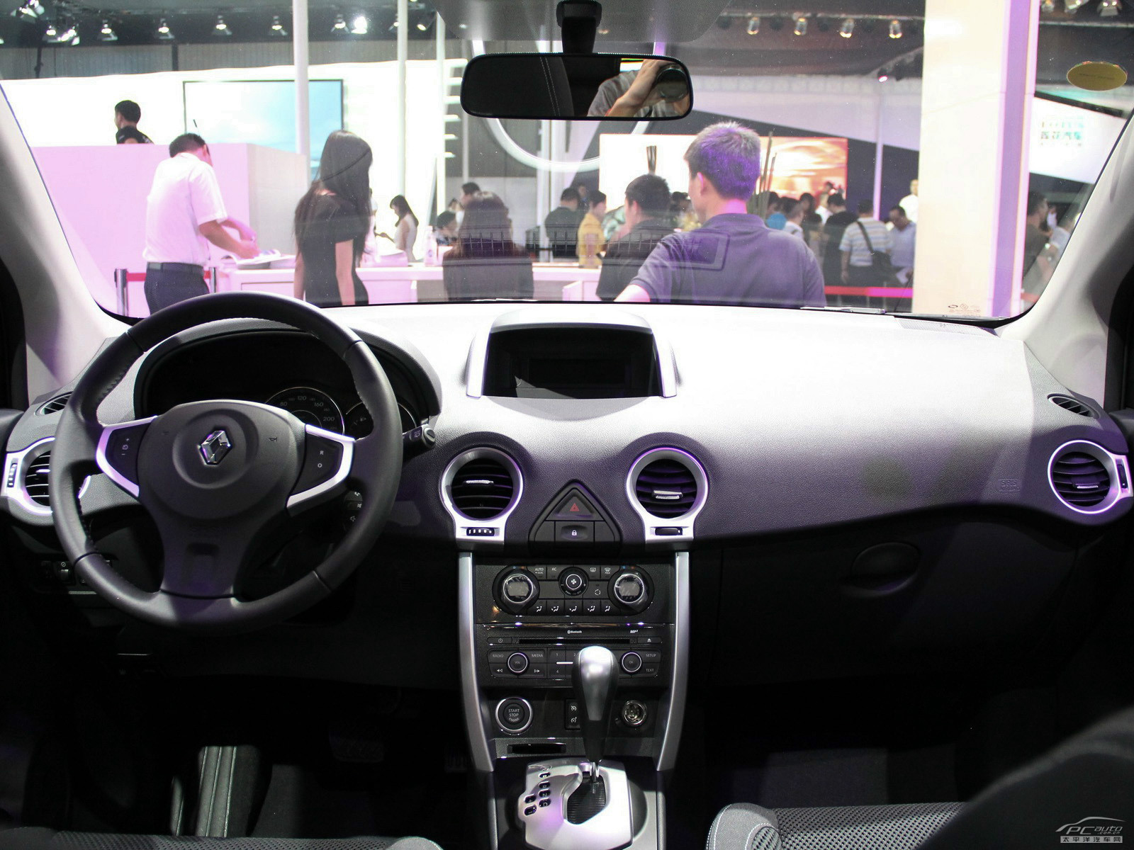 科雷傲(進(jìn)口)內(nèi)飾高清大圖