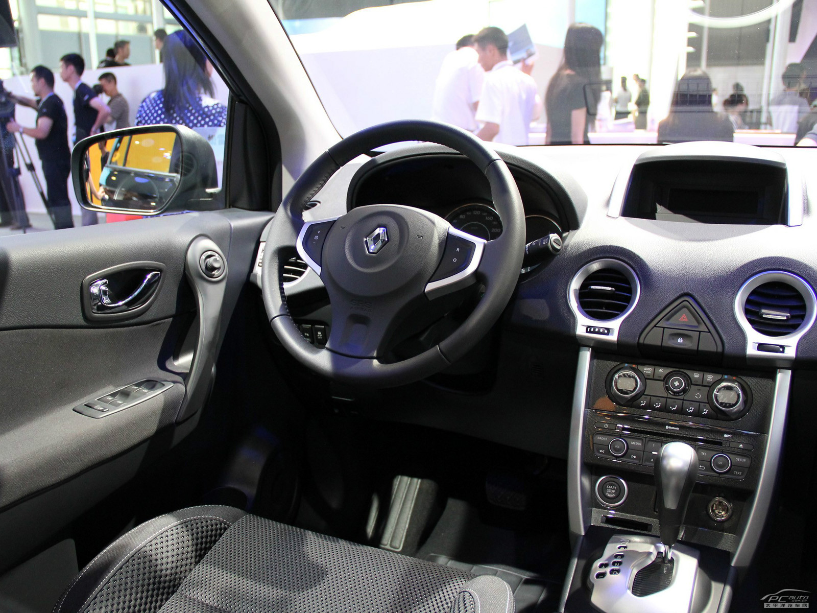 科雷傲(進(jìn)口)內(nèi)飾高清大圖