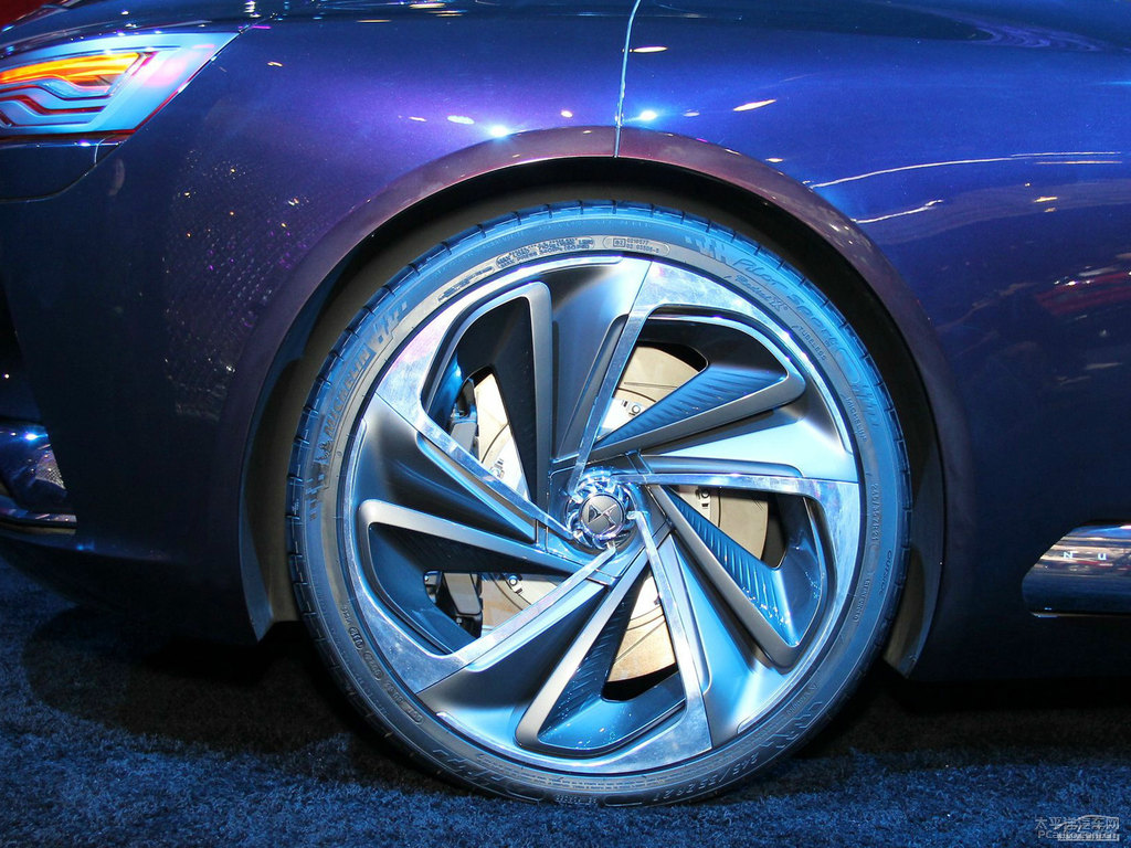 DS 9܇^DƬ