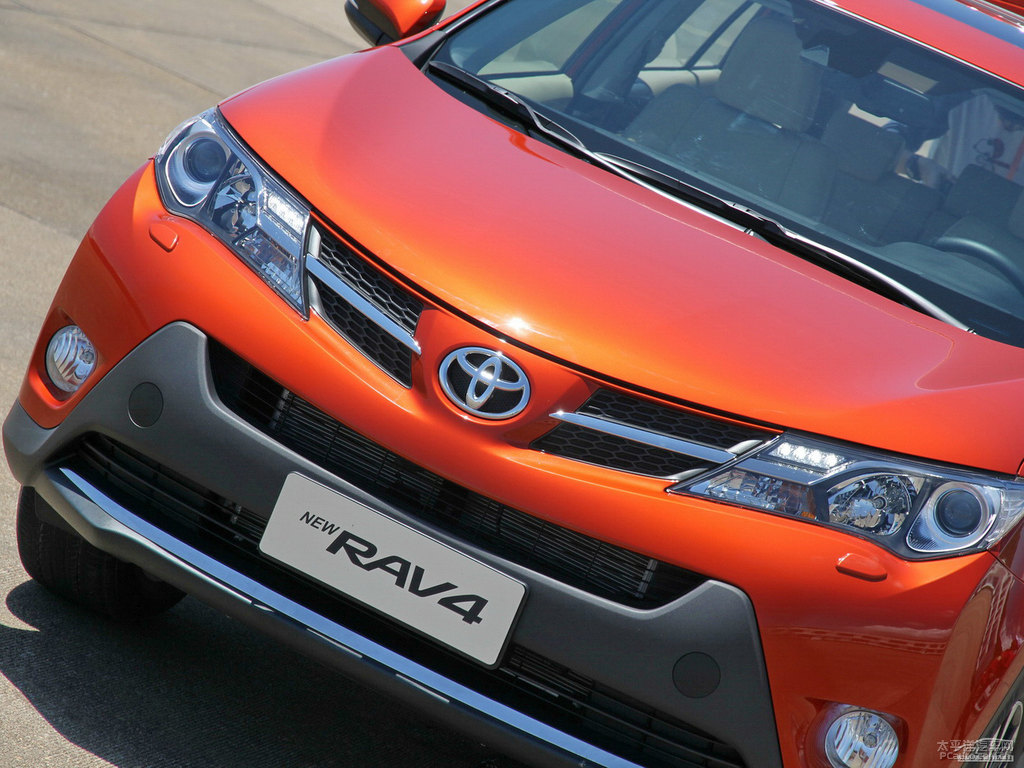 紅云母色RAV4榮放車頭外觀圖片