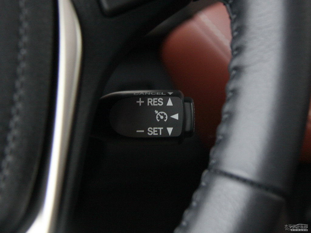 橙色RAV4榮放中控內(nèi)飾圖片