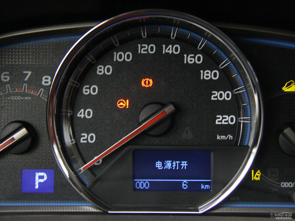 橙色RAV4榮放中控內(nèi)飾圖片