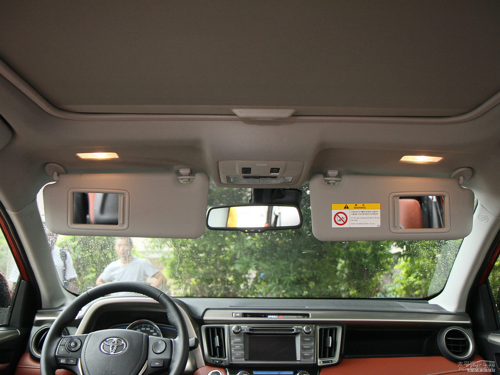橙色RAV4榮放車廂內(nèi)飾圖片
