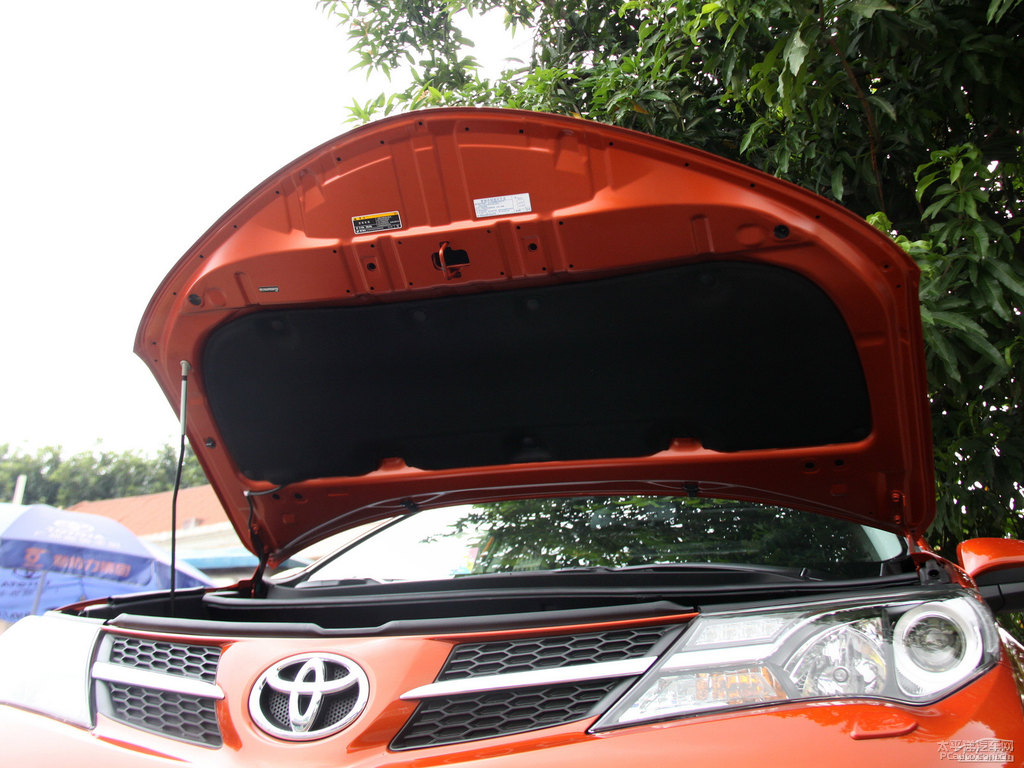 橙色RAV4榮放發(fā)動(dòng)機(jī)其它細(xì)節(jié)圖片