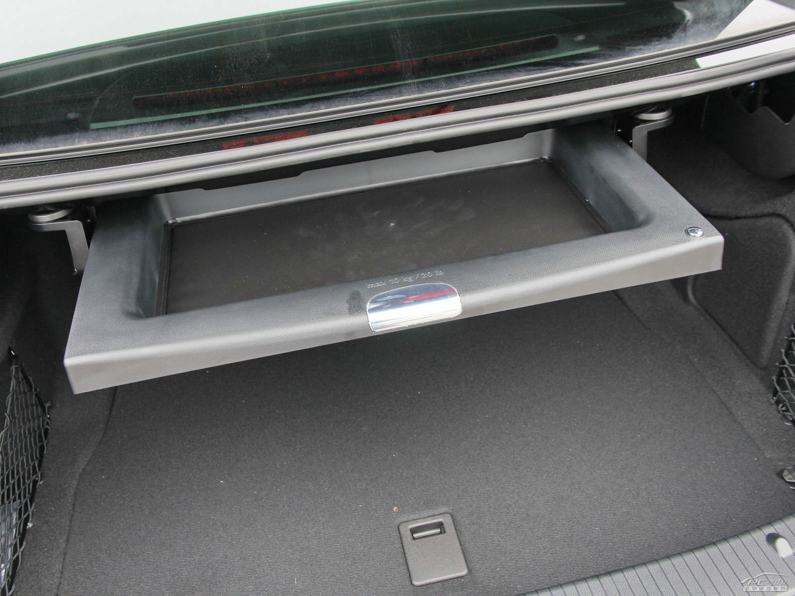 奔馳E級(jí)空間高清大圖