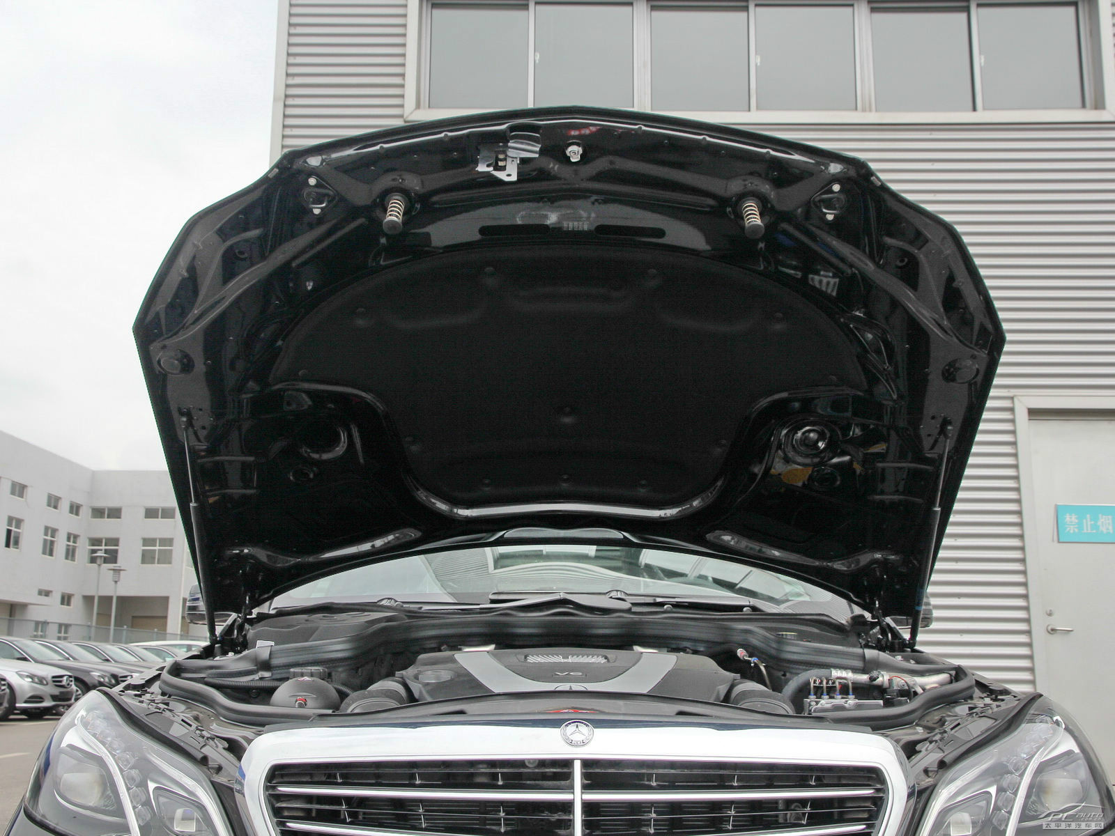 奔馳E級(jí)細(xì)節(jié)高清大圖