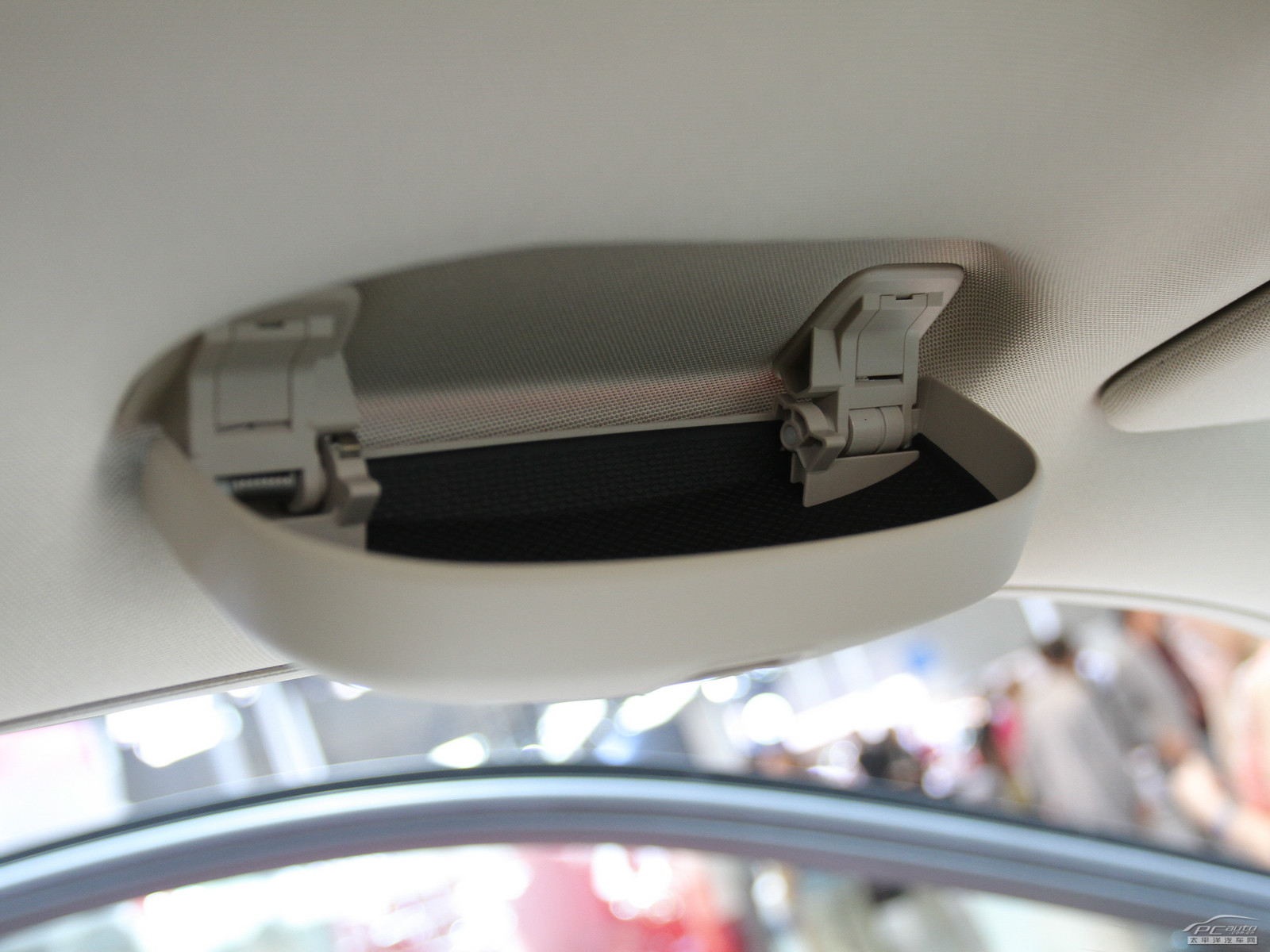 奔馳E級(jí)空間高清大圖