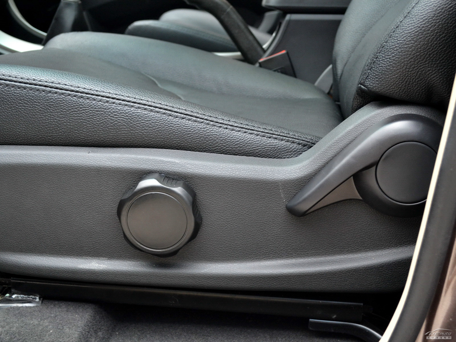 奧軒GX5內(nèi)飾高清大圖