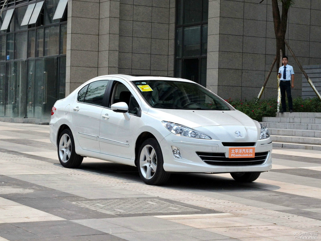 珠光白標(biāo)致408整車外觀外觀圖片