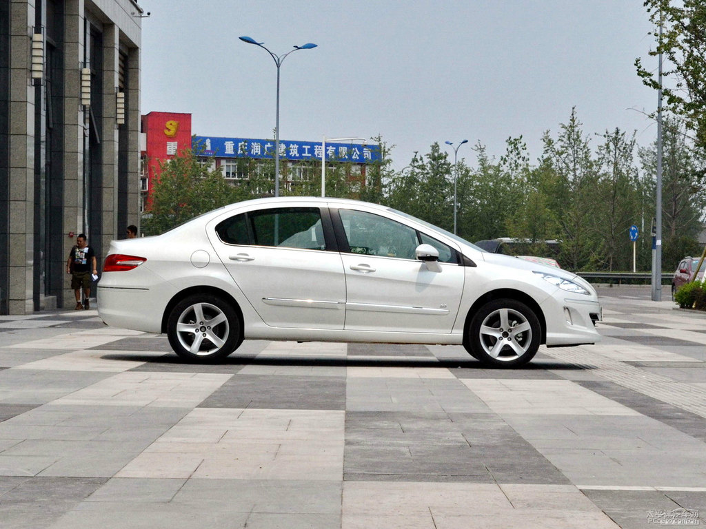 珠光白標致408整車外觀外觀圖片