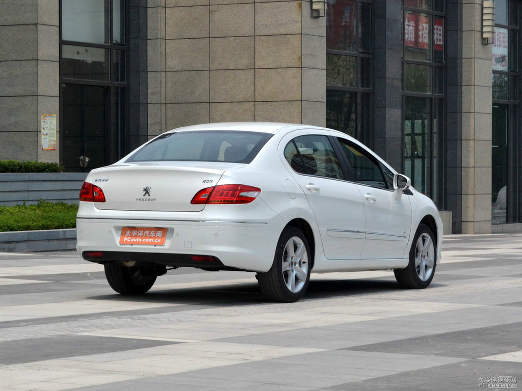 珠光白標(biāo)致408整車外觀外觀圖片