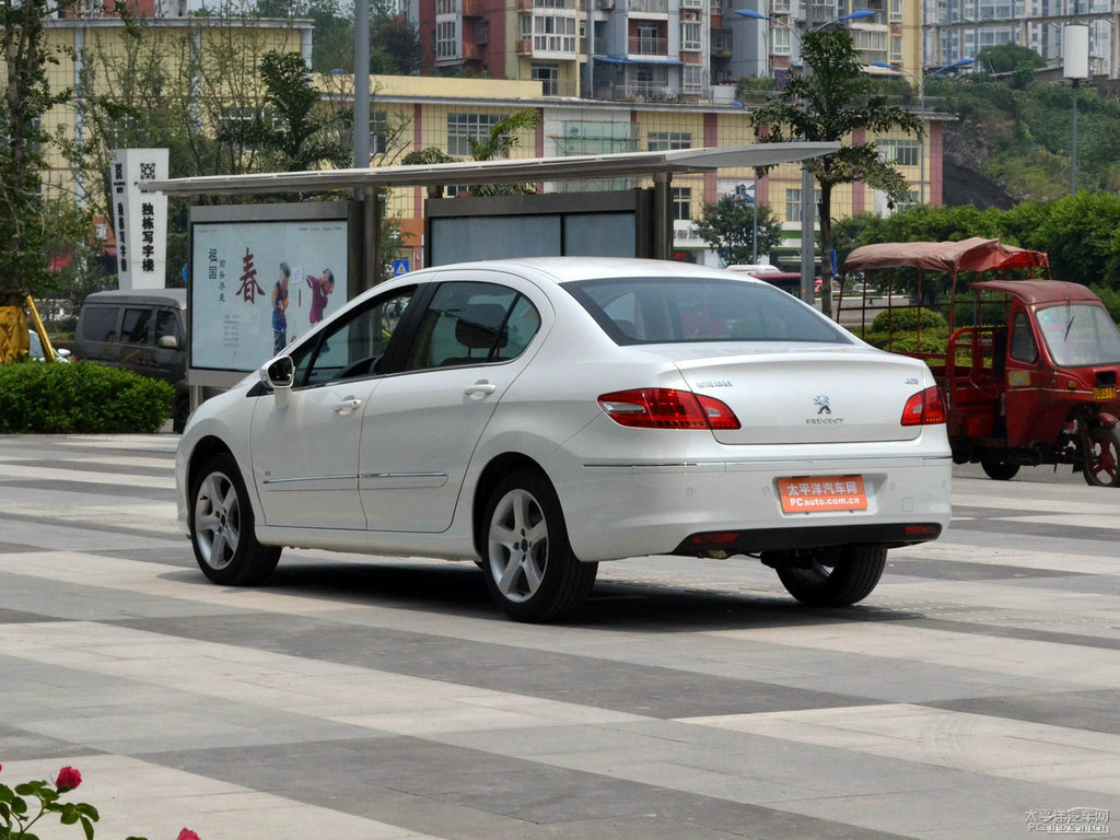 珠光白標(biāo)致408整車外觀外觀圖片