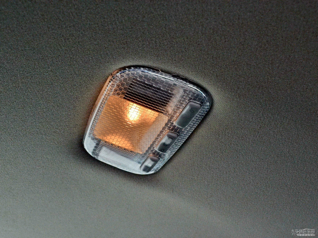 珠光白標致408車廂內(nèi)飾圖片