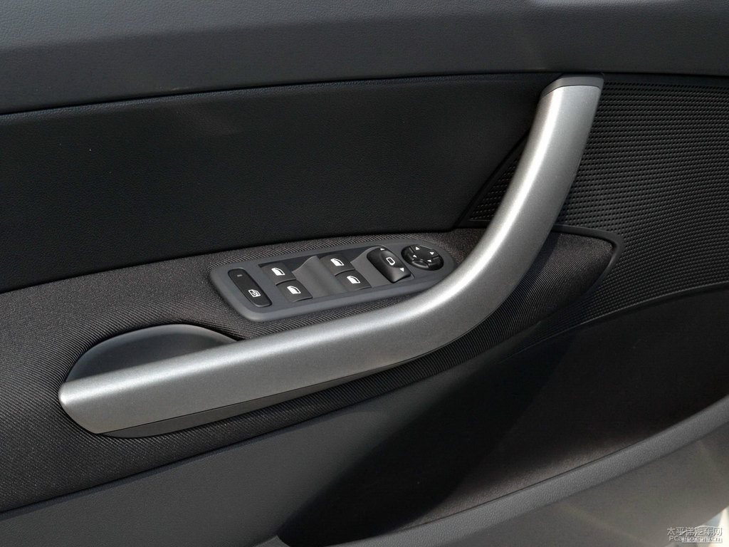 珠光白標(biāo)致408車廂內(nèi)飾圖片
