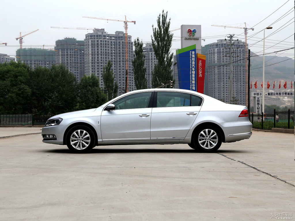 反射銀邁騰整車外觀外觀圖片