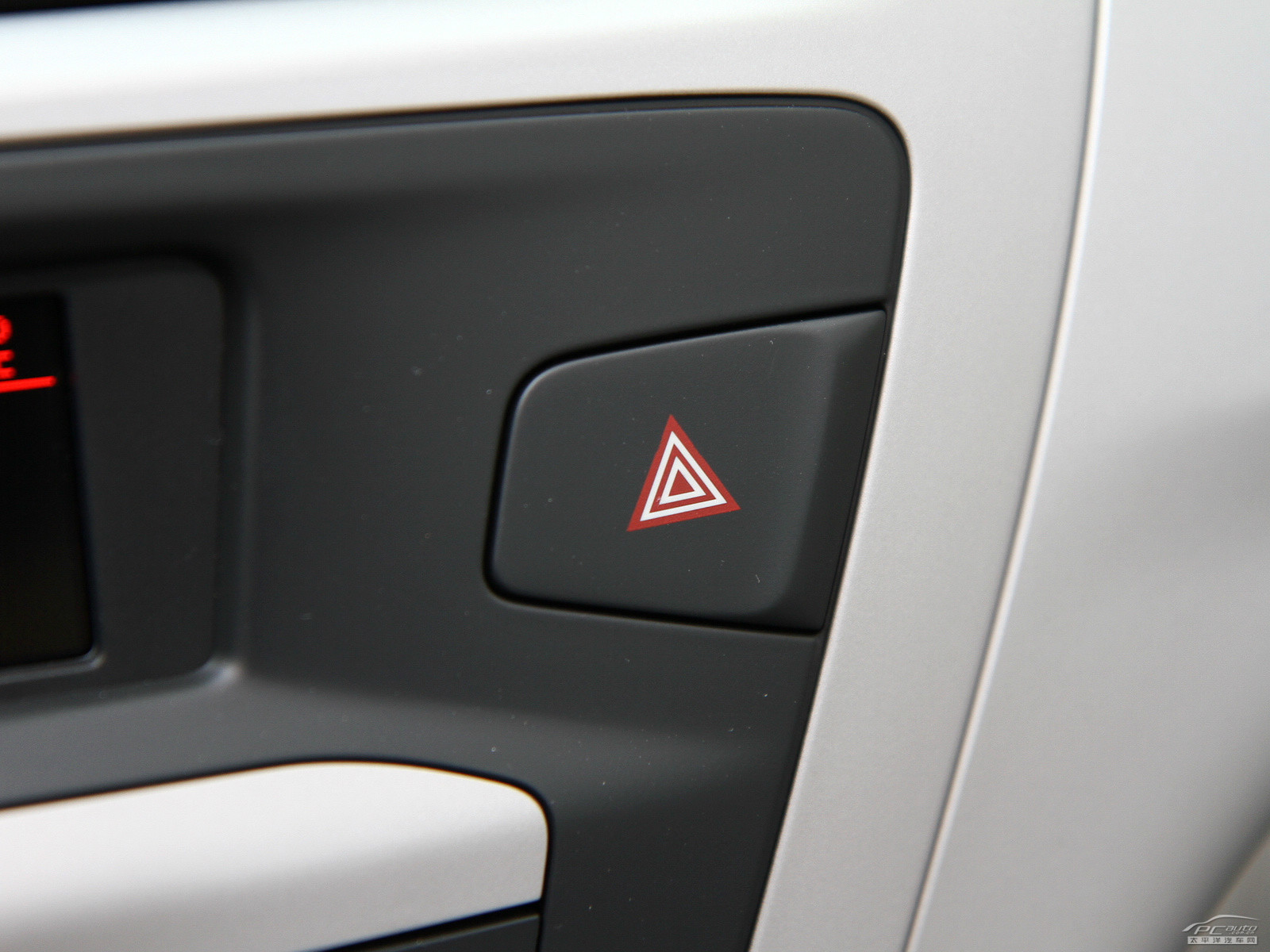 全新愛麗舍內(nèi)飾高清大圖