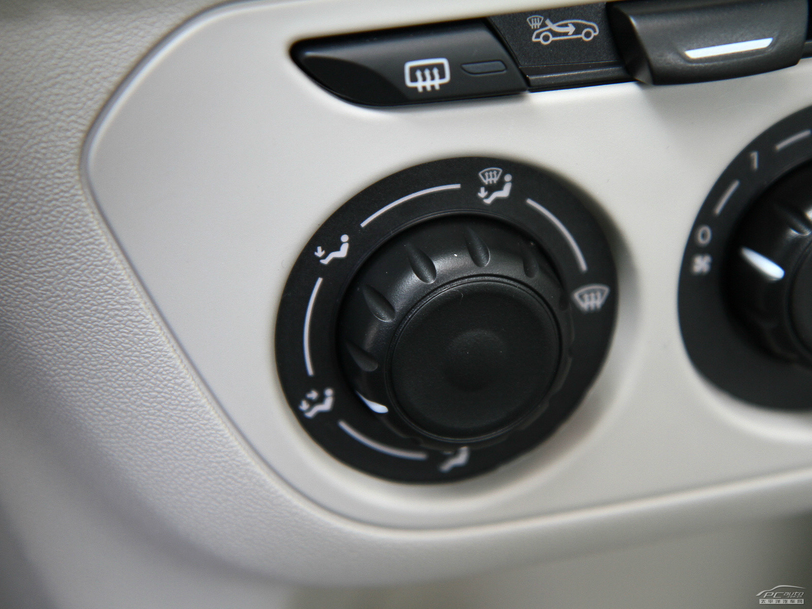 全新愛麗舍內(nèi)飾高清大圖