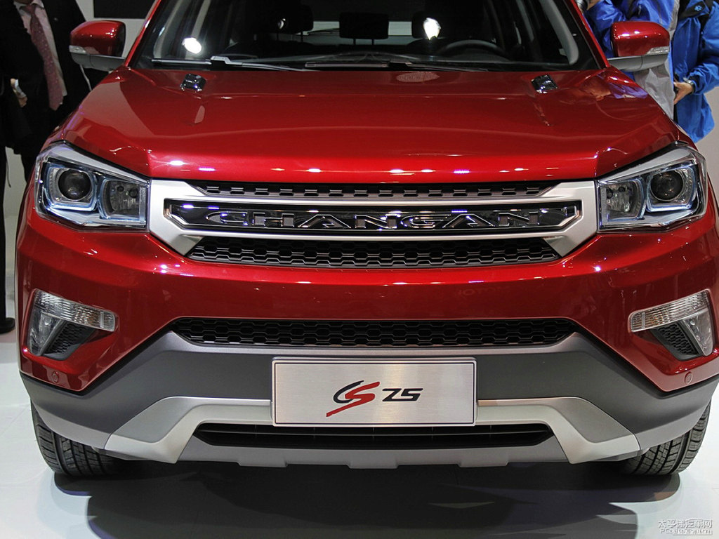 閃光彌紅長安CS75車頭外觀圖片
