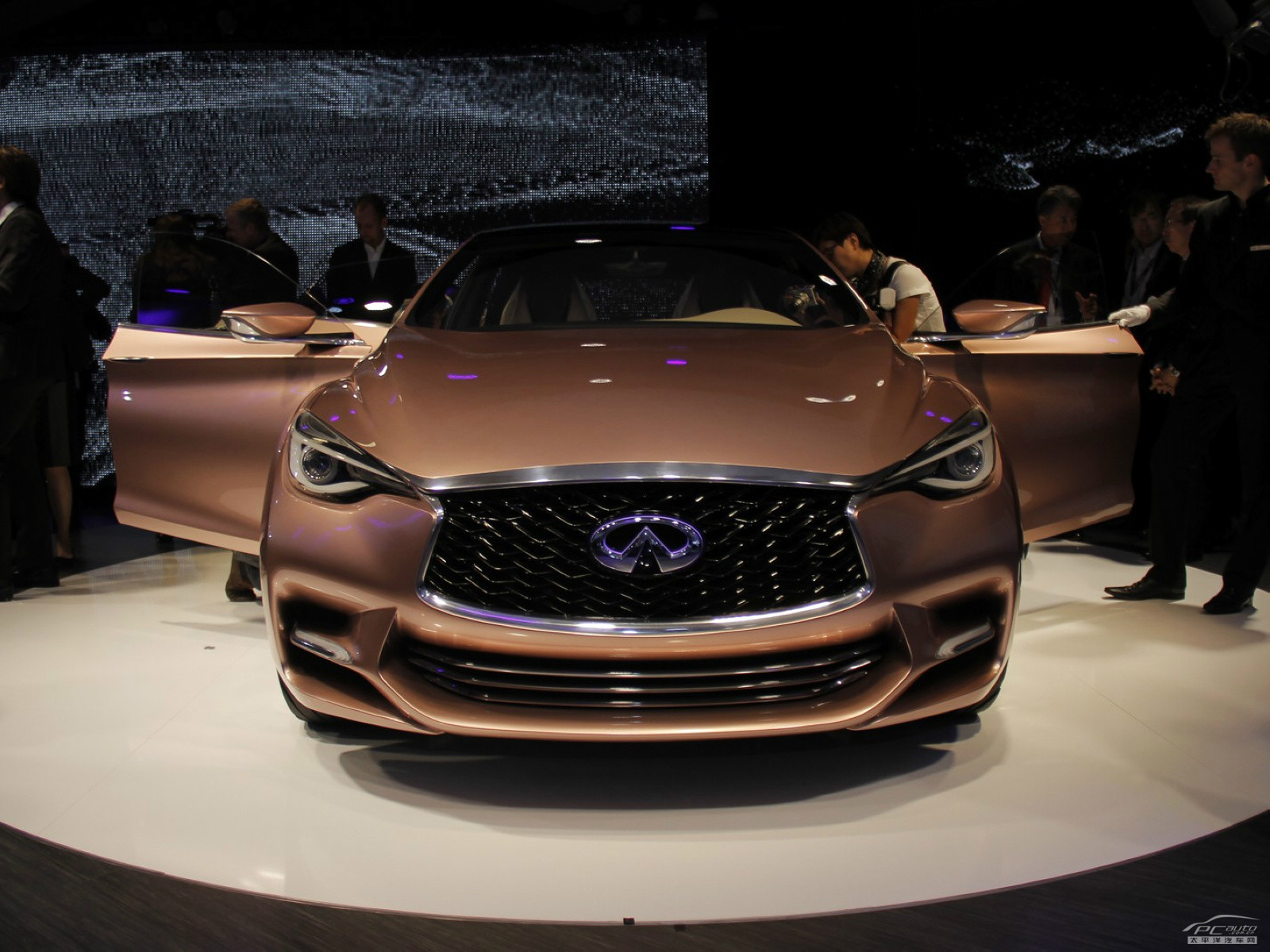 英菲尼迪Q30外觀高清大圖