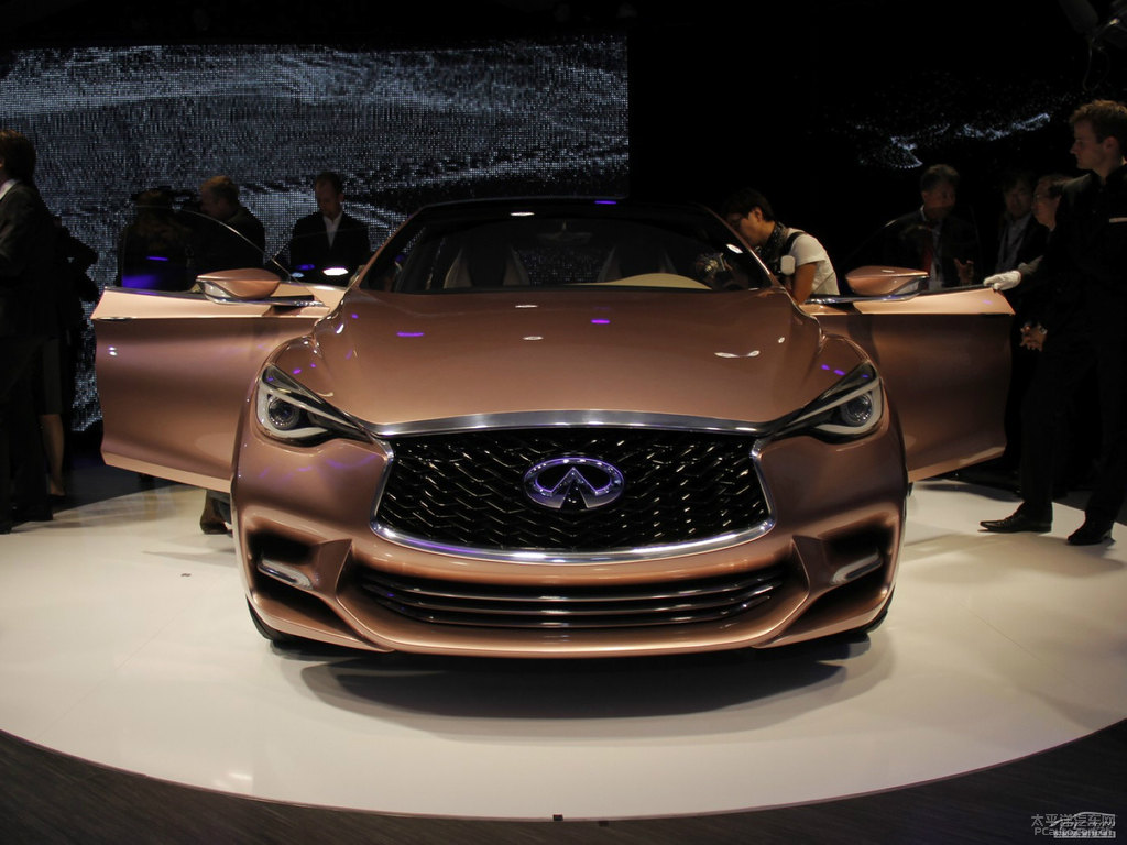 英菲尼迪Q30外觀圖片