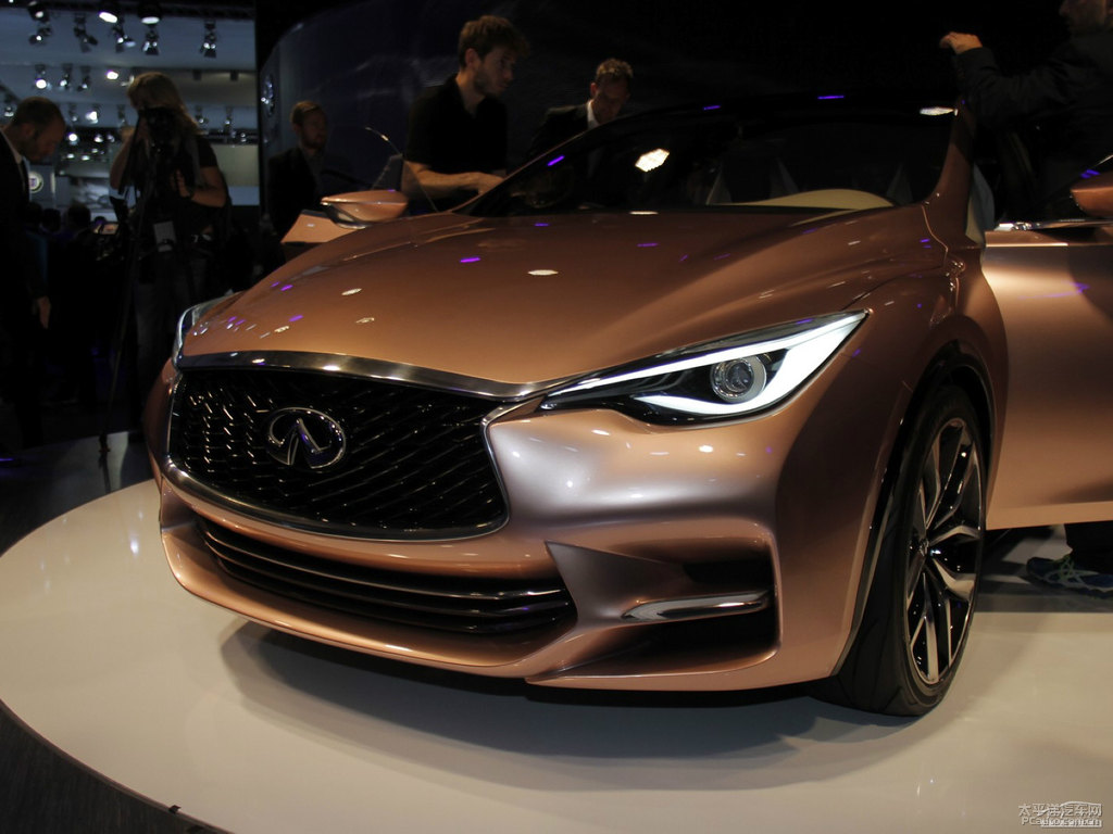 英菲尼迪Q30外觀圖片