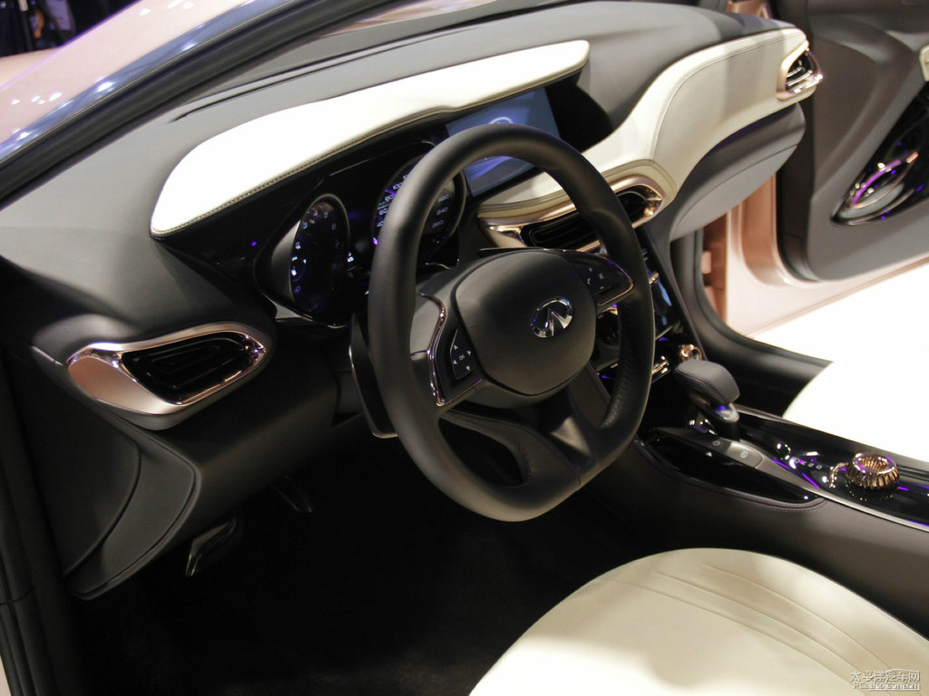 英菲尼迪Q30外觀(guān)圖片