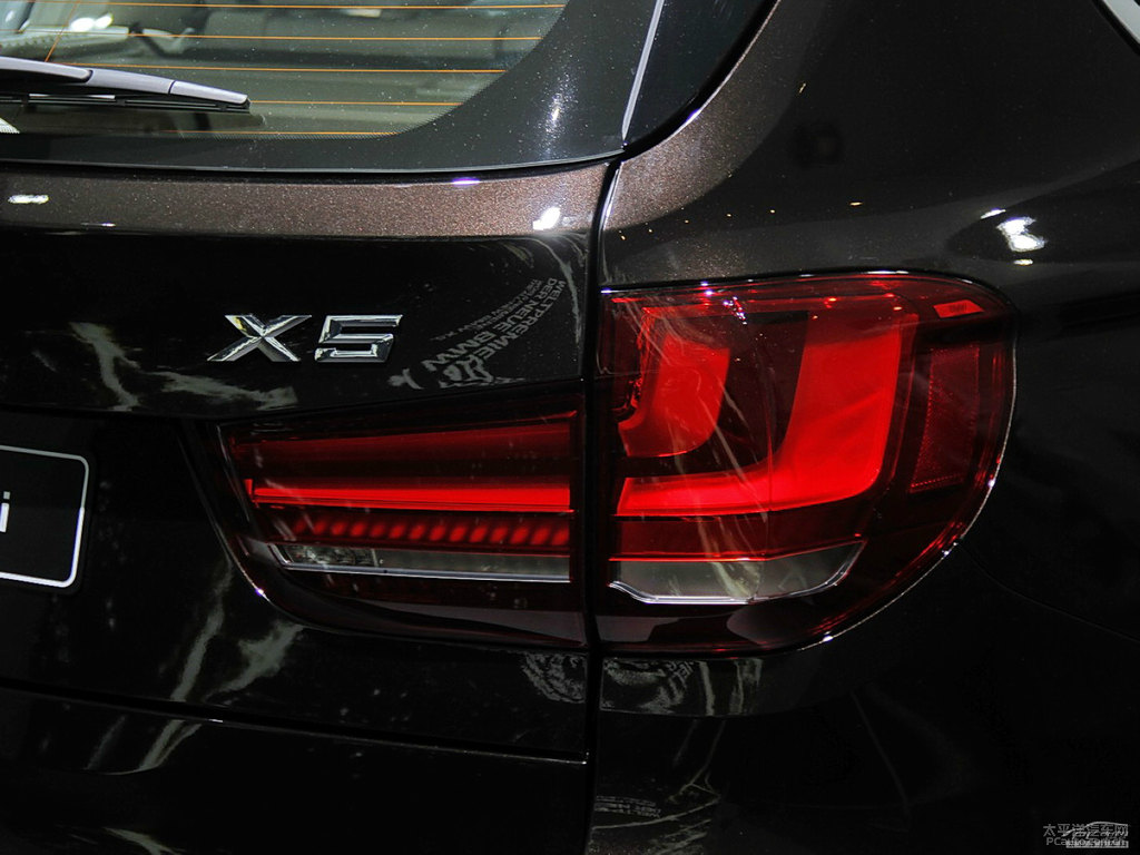 閃晶棕寶馬X5(進(jìn)口)車(chē)尾外觀圖片