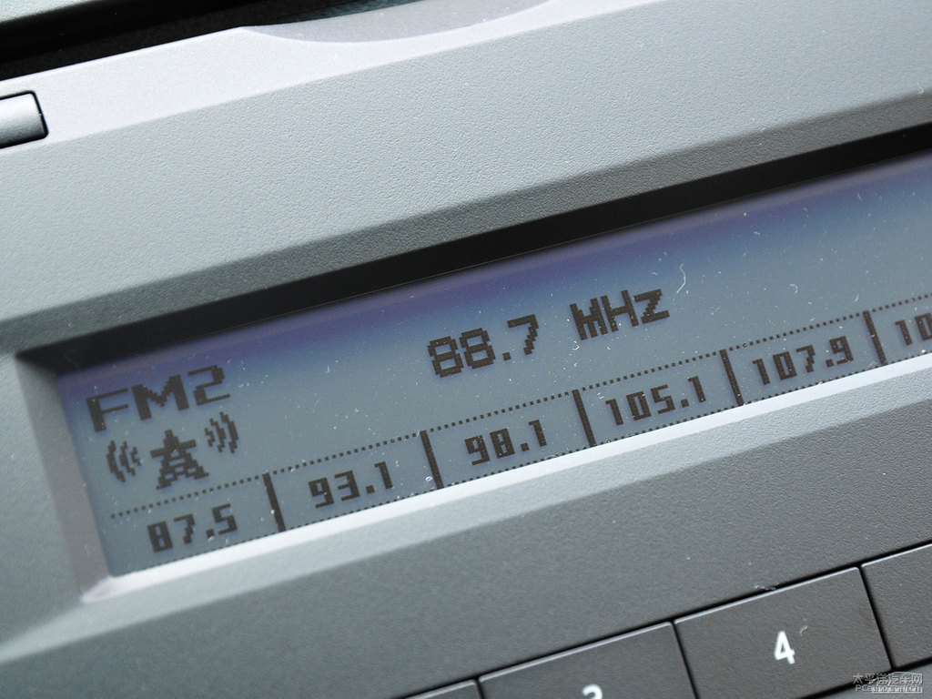 藍(lán)色銳志中控內(nèi)飾圖片