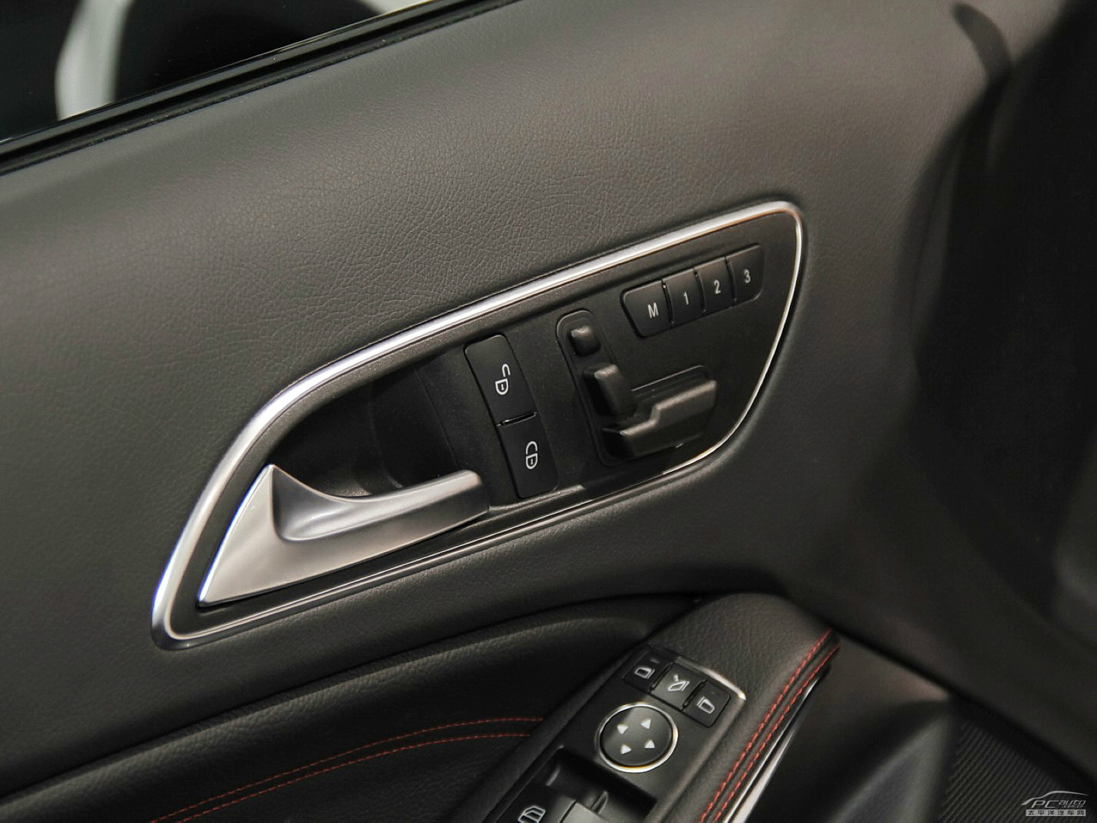 奔馳GLA(海外)內飾高清大圖