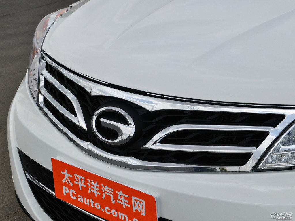象牙白傳祺GS5車頭外觀圖片