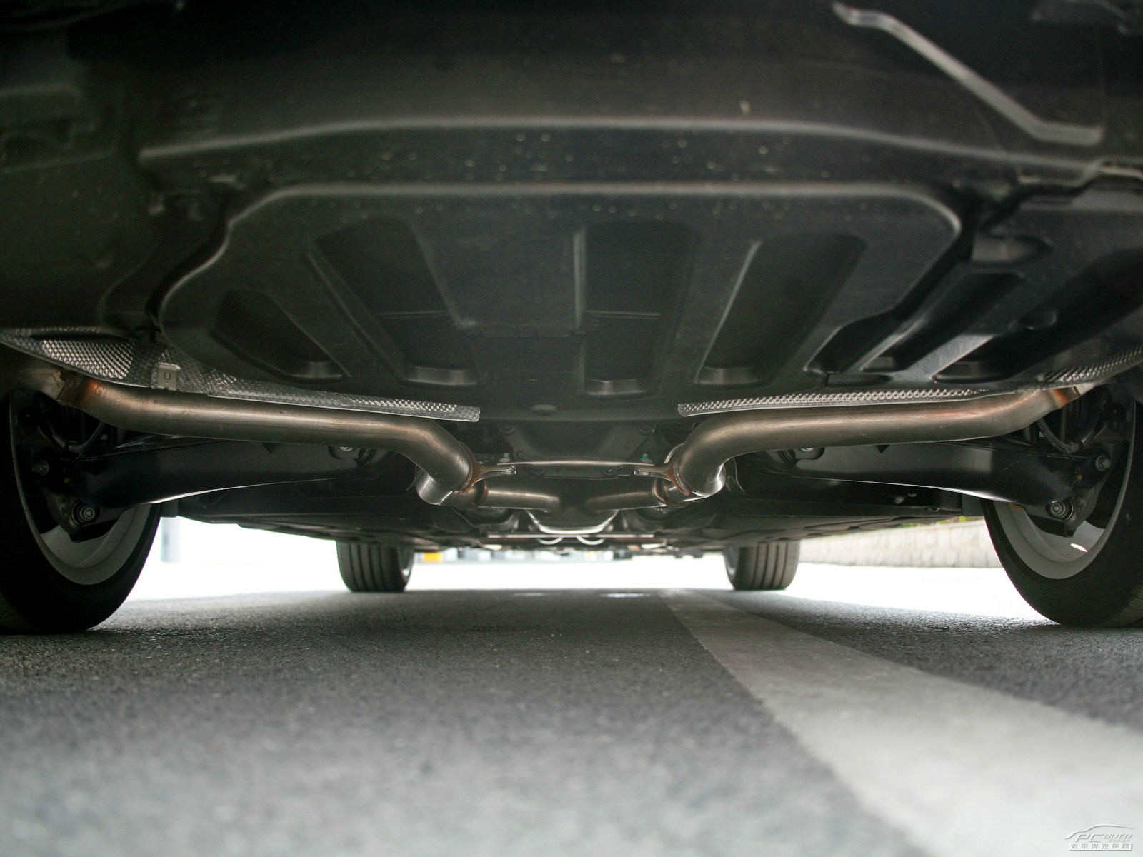 奔馳E級(jí)細(xì)節(jié)高清大圖