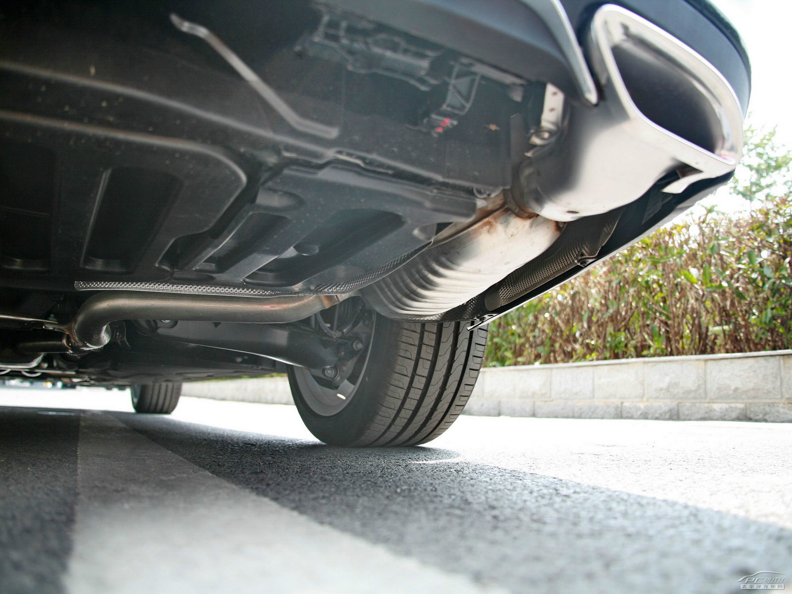 奔馳E級(jí)細(xì)節(jié)高清大圖