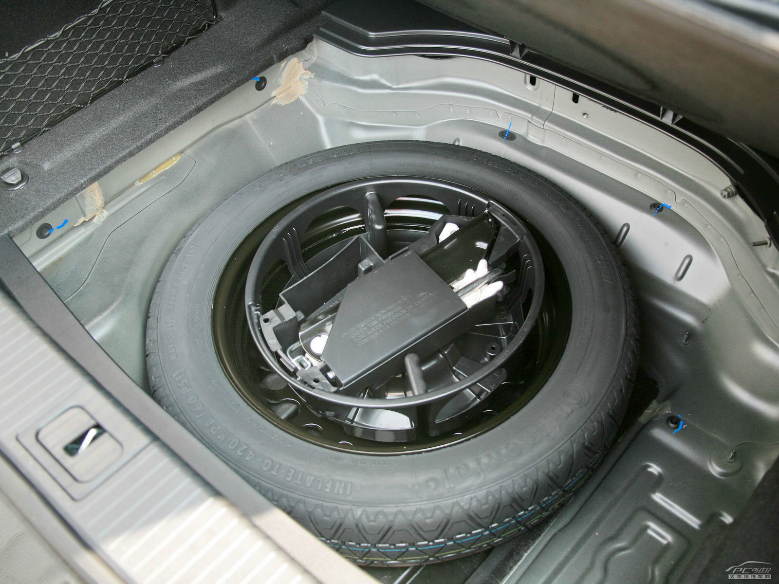 奔馳E級細節(jié)高清大圖