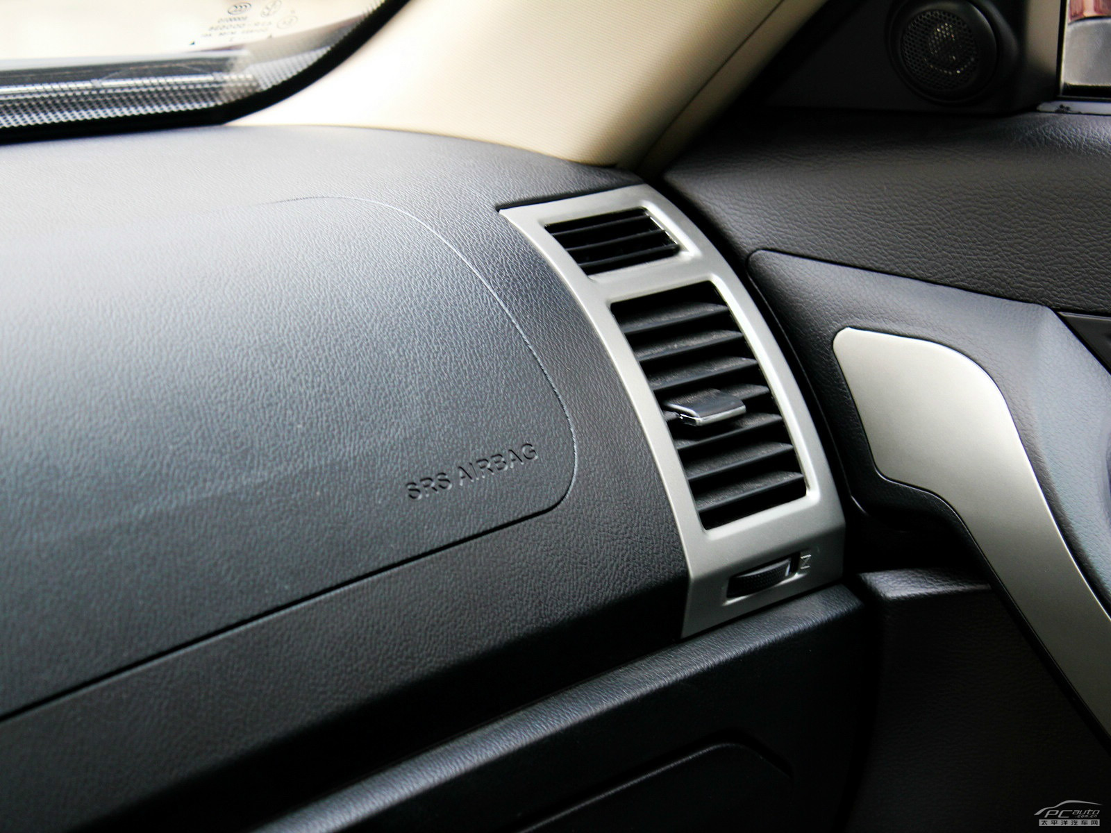 奧軒GX5內(nèi)飾高清大圖