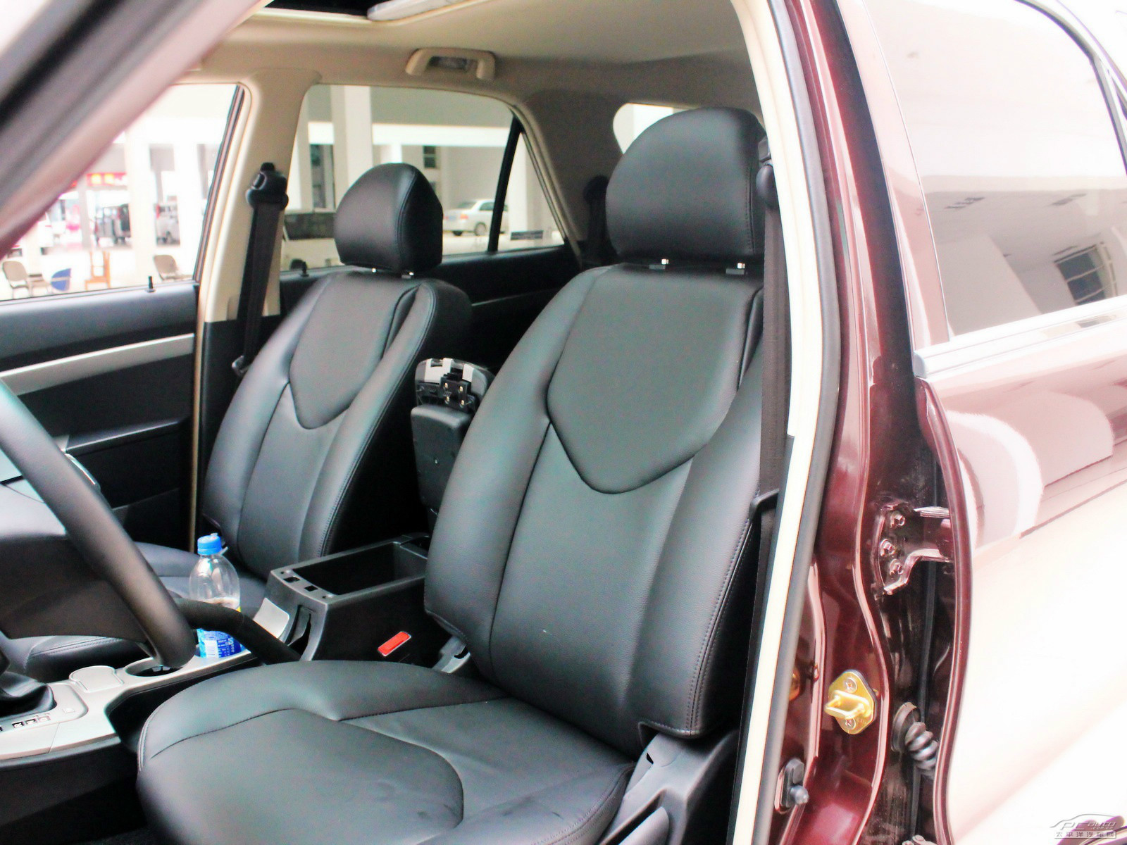 奧軒GX5內(nèi)飾高清大圖